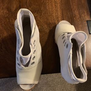 Sorel open toe wedges Sz 7.5